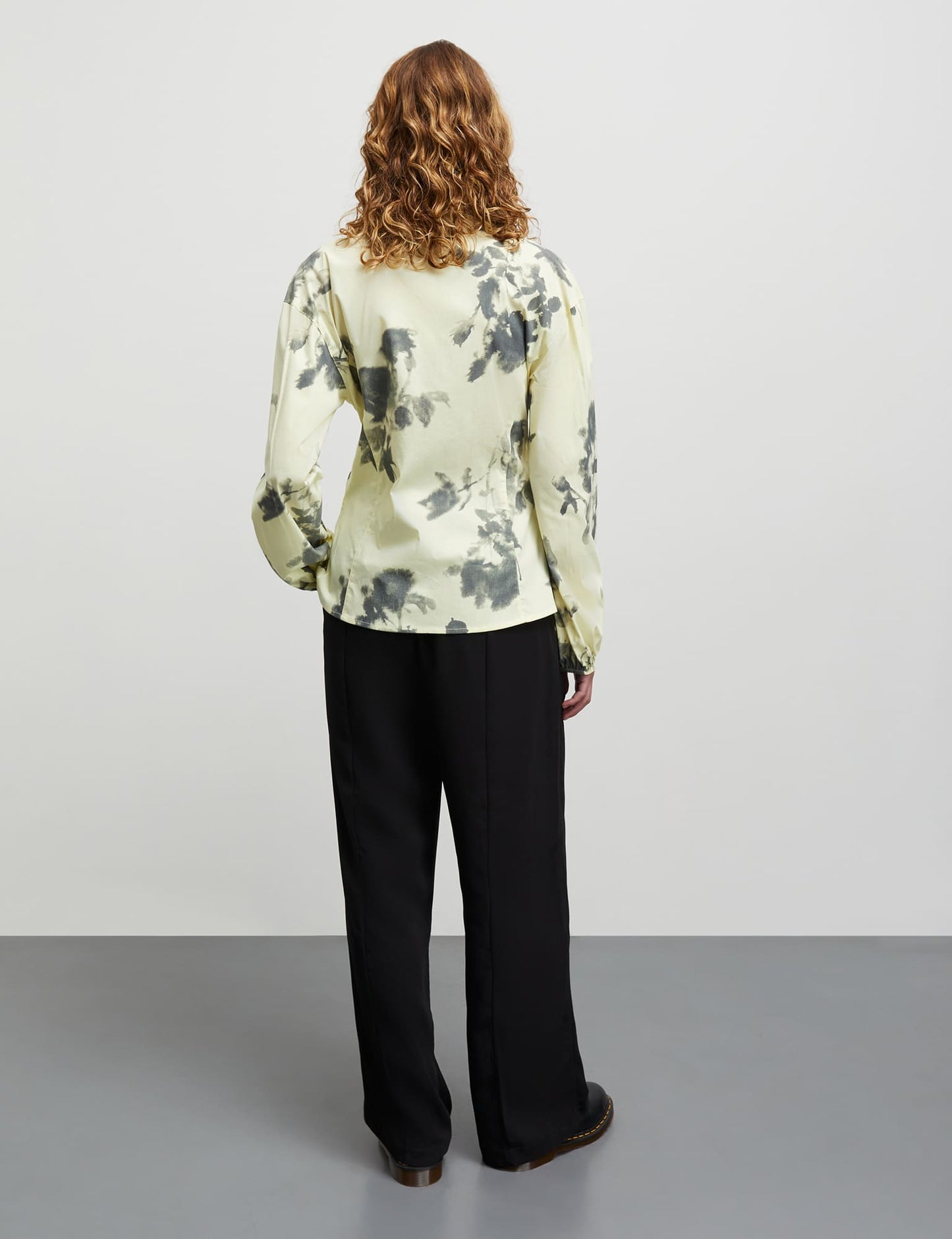 Poplinea Clara Shirt AOP, Ink Flower AOP/Tender Yellow